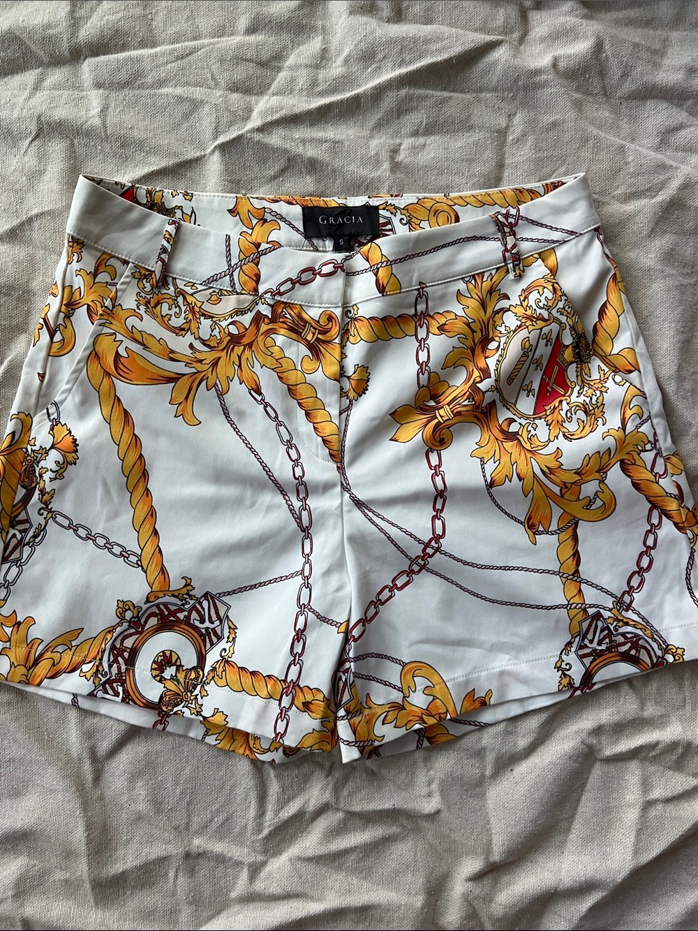Gracia White Shorts with Gold Chain-Print